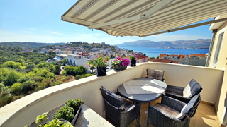 Appartamento spazioso e bellissimo con due camere da letto a Okrug Gornji/Čiovo con vista mare - 78 m2